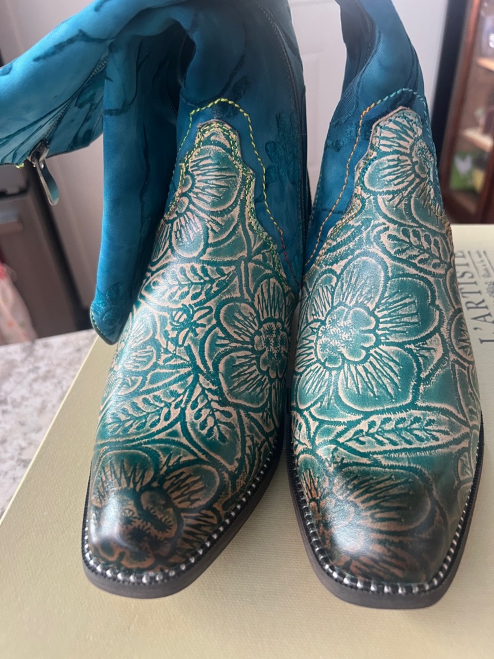 Brand New In box 👢Spring Step Turquoise Western Boots 🩵🩵🩵 - Picture 4 of 10